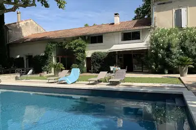 Image de Emplacement parfait au coeur de la Provence avec une grande piscine et un beau jardin