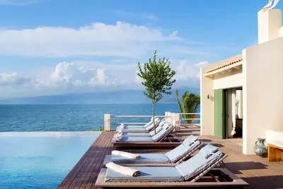 Image de Villa Amalia. 18 couchages. Grand domaine en bord de mer avec piscine et plateforme de yoga