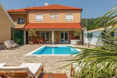 Image de Villa Zara with heated hydro-massage pool
