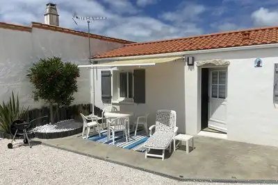 Image de Ile De Noirmoutier Jolie Maison Dans Un Coin Calme Les Pieds Dans L`Eau