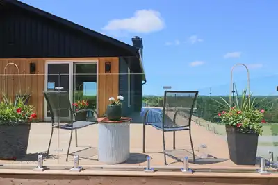 Image de Maison bleue sur la colline