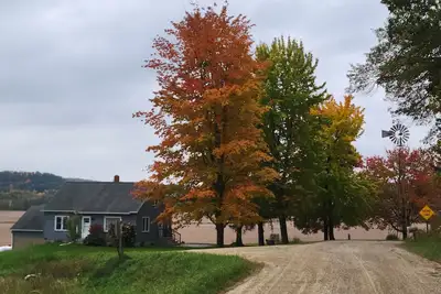 Image de Country Serenity at The Resting Windmill