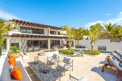 Image de Front De Plage- villa de luxe et magnificence à quelques pas de la plage privée