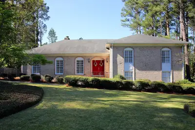 Image de Spacious Home à 2 miles du tournoi des maîtres