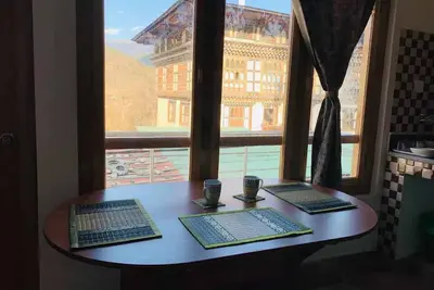 Image de Yiga Serviced Apartment situé au coeur de Paro avec entièrement meublé.
