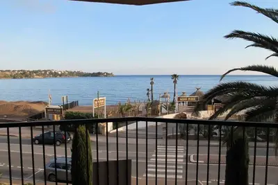 Très beau studio cabine face à la mer