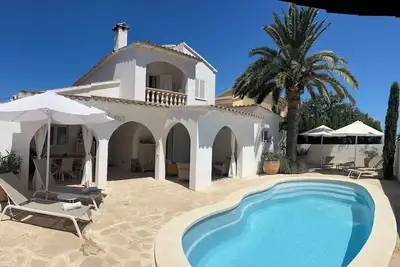 Casa Christina dans un endroit calme, bien entretenu et de haute qualité, Wifi, A / C, chauffage