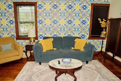 Image de HistoricHotspot! à pied des bars, restaurants, magasins. Grande Nuit! Animaux acceptés