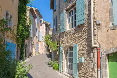 Image de Charmante maison au centre du village de Goult. A/C central; Marchez vers tout.