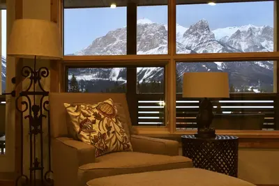 Image de Luxe détendu avec vue imprenable sur la montagne