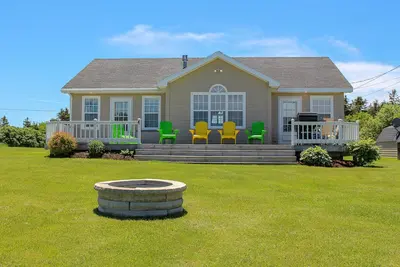 Image de Cavendish Beach Cottage - à proximité des plages, des attractions et des restaurants