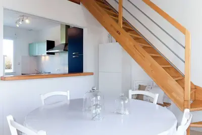 Image de Joli appartement dans une maison de vacances avec Tv, terrasse et animaux admis