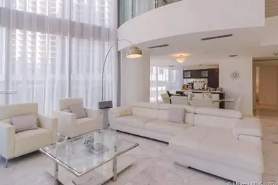 Quarantaine dans le luxe, 3Bd \/ 3. 5 Bath Townhouse, centre-ville de Miami