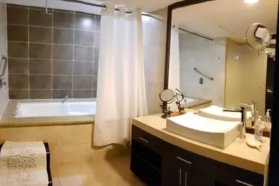 Image de 5th av Ocean View Condo Aldea Thai