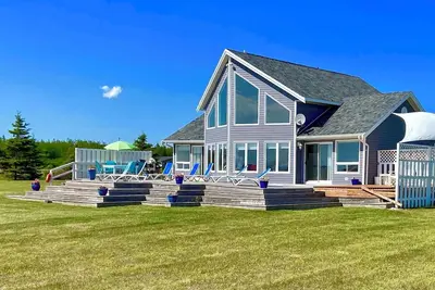 Image de Plage privée - Oceanfront Luxury Chalet En Vedette À New York Times! ! !