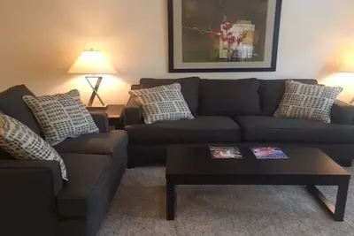 Image de 3 chambres, 2 salles de bain avec garage attenant