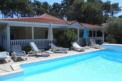 Superbe villa avec piscine chauffée pour 8 personnes Lacanau Océan