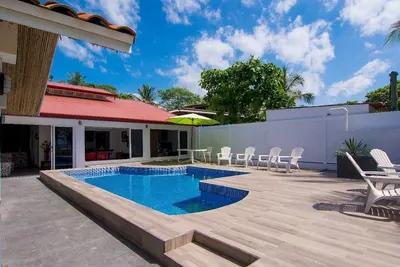 Image de Maison en bord de mer à Playa Tivives avec piscine privée
