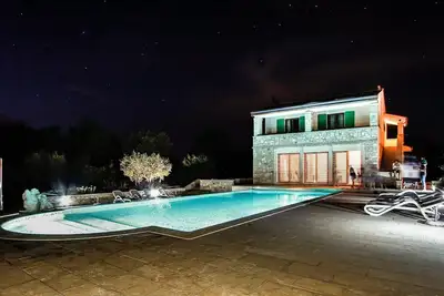 Image de Apartment \"Green\" by the pool with private terrace