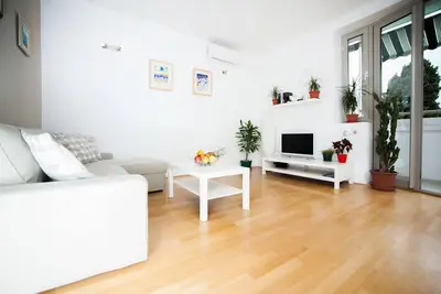 Image de Marimari Apartment, 4th floor with elevator