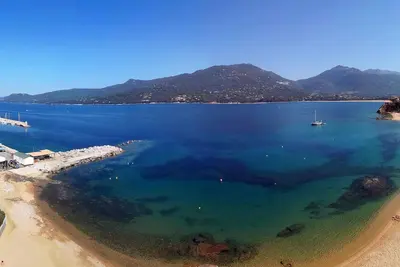 Image de T3 standing sur la plage vue mer