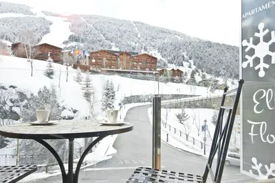 Image de 3 Bedroom Apartment next to ski slopes. El Tarter. Floc 32