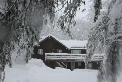 Image de 5 chambres / 2 bains, bain à remous et un Rec / Rm Troisième nuit 50% et 4e nuit gratuite