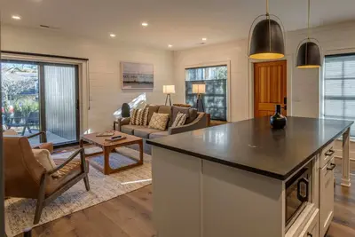 Image de Kelsey-Hutchinson @ Lofts on Main