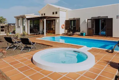 Villa Marina Deluxe Avec Piscine Climatizable Et Jardin 1000m2 Vue Sur L'OCÉAN