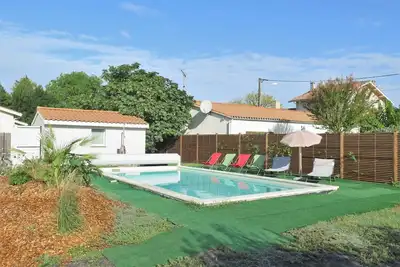 Image de Merveilleuse maison de vacances privée pour 6 personnes avec piscine privée, Wifi et terrasse