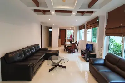 Image de Excellent condo 100 m2 avec grand jardin