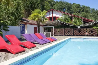 Image de Joli appartement pour 6 personnes avec Wifi, piscine, Tv, terrasse et animaux admis