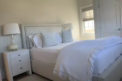 Image de 15b Gingy Lane, nouvelle construction, à pied de la ville et de la plage