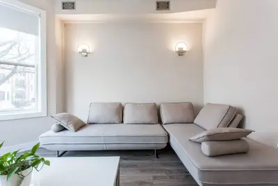 Image de ❤️Contemporain 2bdrm Flat - à côté de Wrigley Field et Cta!
