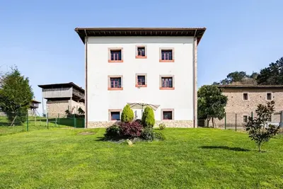 Image de Maison très spacieuse au centre des Asturies