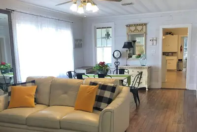 Image de Le Barn Rouge Bed & Breakfast Une maison de campagne à Acadiana