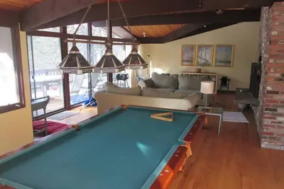 Image de * Maison sereine + isolée classique du Cap avec barbecue, table de billard et terrasse *