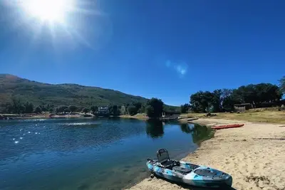 Image de Romantic Retreat /private fishing lake and tennis court near Julian