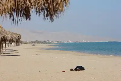 Image de Situé à Ain Sokhna, une connexion Wi-Fi gratuite et une piscine extérieure et un bar.