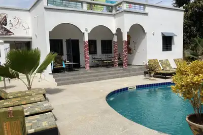 Image de Beautiful Villa of European comfort ideally located near shops, beach etc. . .