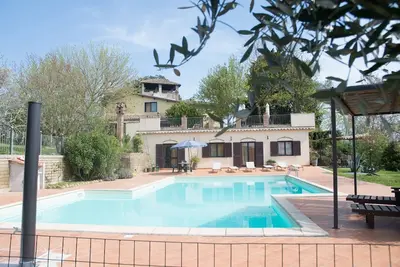 Image de Pivoine, grand appartement avec cheminée et vue magnifique