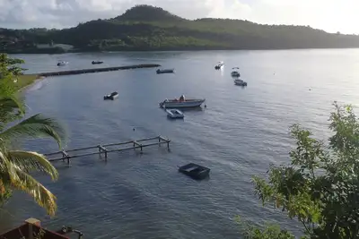 Image de Maison confortable les pieds dans l'eau avec vue mer exceptionnelle