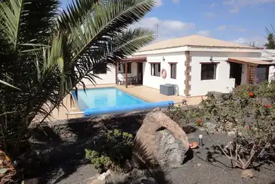 Image de Luxury Secluded Villa - Grande Aircon piscine chauffée dans la chambre principale wifi pleine vitesse