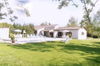 Image de Inviting 6-Bed Farmhouse