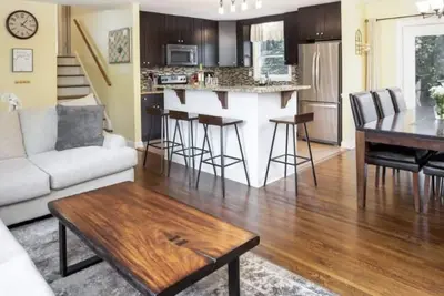 Image de Explorez Charlotte, sentez-vous comme chez vous 🏡