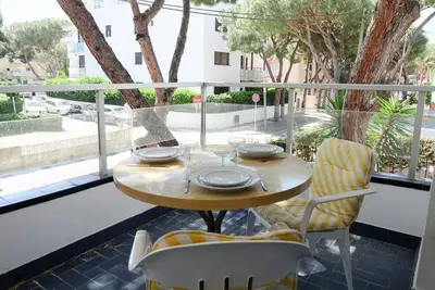 Image de Appartement En Plein Centre À Un Pas De Tout Et À 1 Minute De La Plage