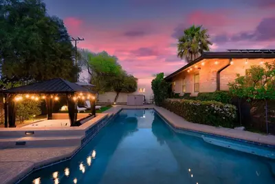 Image de Spacious Home Great Outdoors Midtown Near UofA