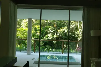 Image de Le Grand Bonheur. Le luxe dans une belle jungle avec des plages chaudes et ensoleillées!