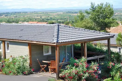 Image de Appartement dans une maison de vacances avec piscine, climatisation, Wifi, terrasse, animaux admis