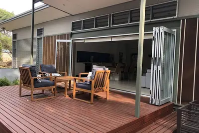 Image de L'un des meilleurs endroits de la côte. Entouré par la nature et le bruit du surf.